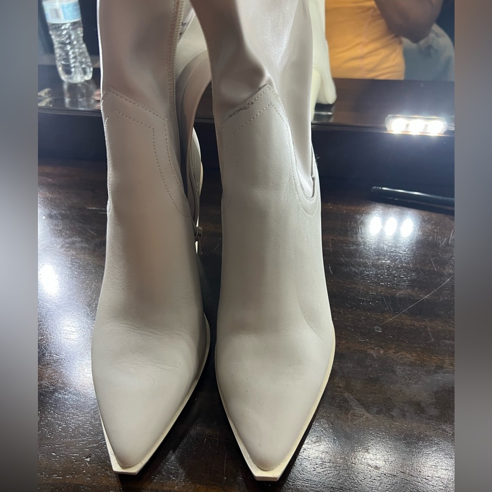 Steve Madden high ankle boot size 9.5